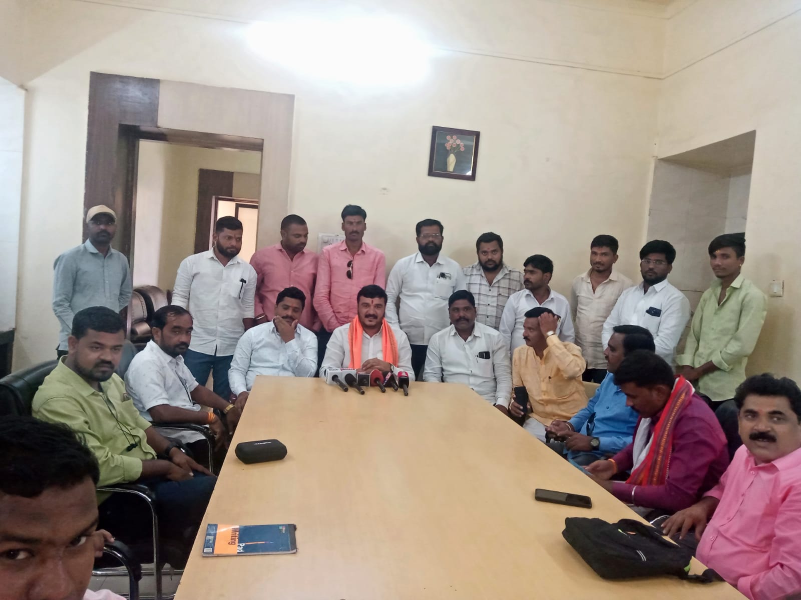 शेतकऱ्यांच्या सोयीबीनला हमी भाव व शेतकऱ्यांची सरसकट कर्ज माफीसाठी छावा संघटना अन्नत्याग आंदोलन करणार – विजयकुमार घाडगे